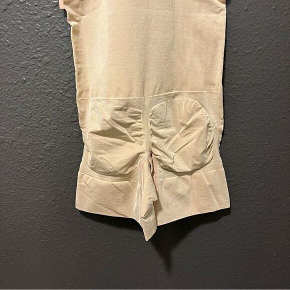 Pinsy Open Bust Butter Sculpt Seamless Shapesuit - Picture 11 of 14